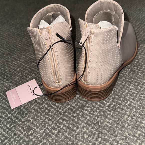 Serra fashion ankle boots/shoes - Picture 2 of 4